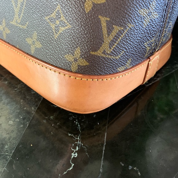 Beautiful Louis Vuitton Alma PM - Picture 12 of 16